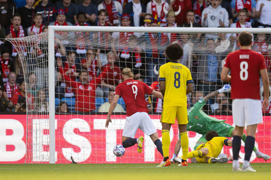Erling Braut Haaland of Norway scores the 1-0 goal