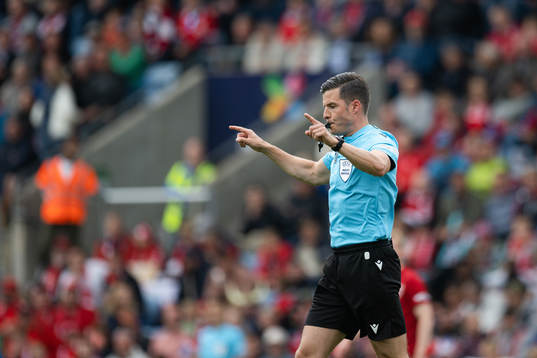 Referee Harm Osmers