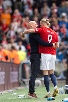 H ead coach Ståle Solbakken and Erling Braut Haaland of