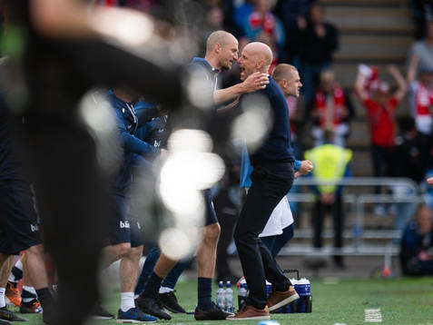 Head coach Ståle Solbakken of Norway celebrates