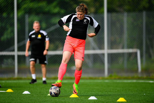 Cassandra Backhof och tränare Jan Niklasson