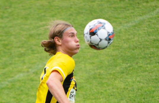 IFK Hässleholms Teo Helm i matchen i div. 2 Södra