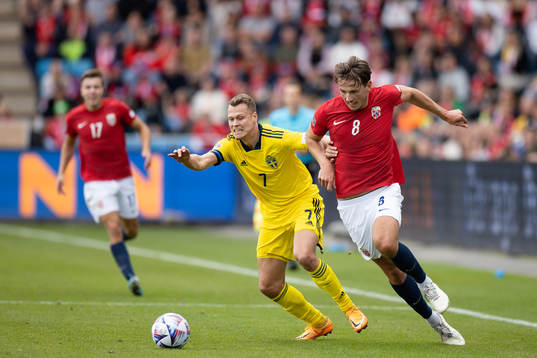 Viktor Claesson of Sweden and Sander Berge of Norway