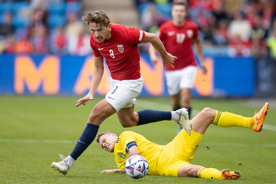 Viktor Claesson of Sweden and Sander Berge of Norway