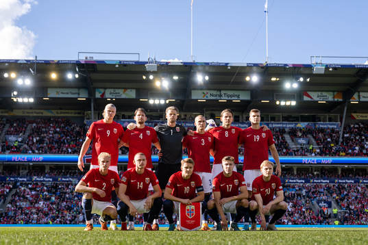 The starting eleven of Norway pose for a team photo