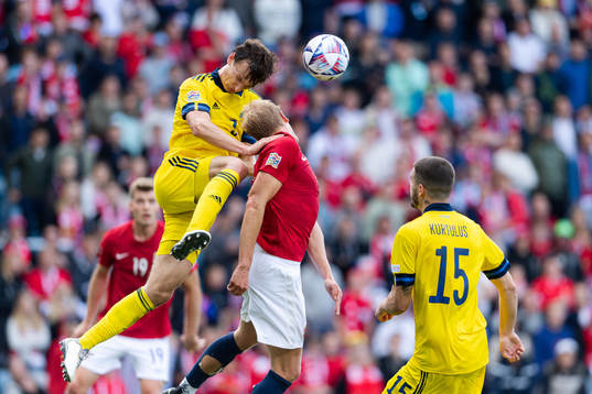 Hjalmar Ekdal of Sweden against Morten Thorsby of Norway