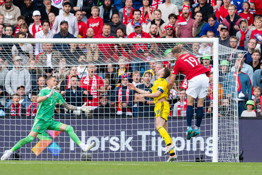 Alexander Sørloth of Norway scores the 3-1 goal behind