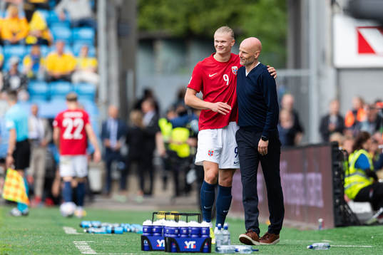 Erling Braut Haaland and head coach Ståle Solbakken of
