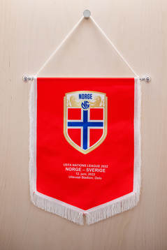 The pennant of Norway in the dressing room