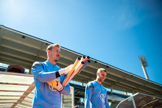 Målvakt Johan Dahlin och Felix Beijmo