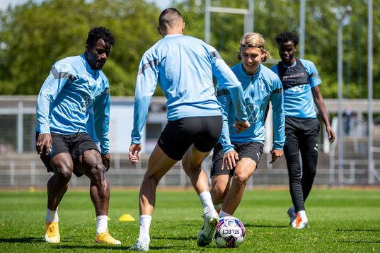 Malik Abubakari och Sebastian Nanasi