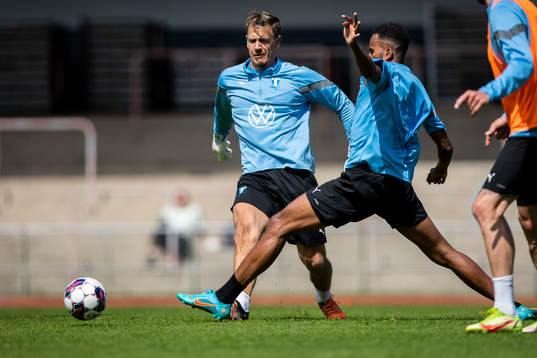 Målvakt Johan Dahlin och Isaac Kiese Thelin