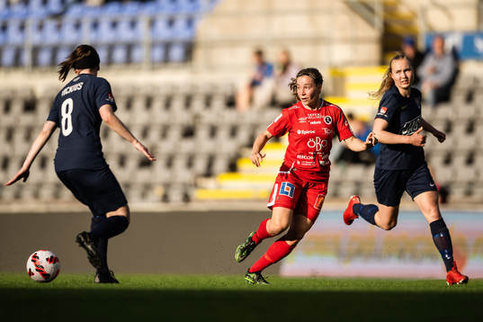 Örebros Heidi Kollanen och Eskilstuna Uniteds Noor