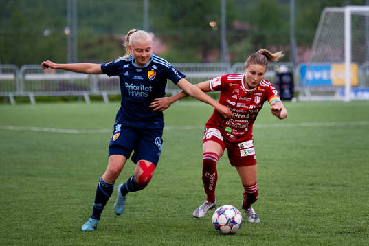 Djurgårdens Stinalisa Johansson och Piteås Fanny