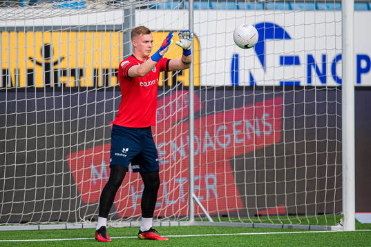 Kristoffer-August Sundquist Klaesson of Norway warms up
