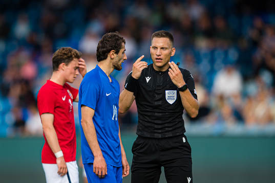 Luka Bilbija, referee