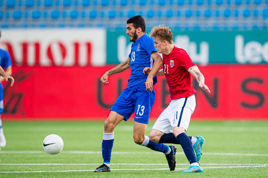 Jeyhun Nuriyev of Azerbaijan and Tobias Christensen of