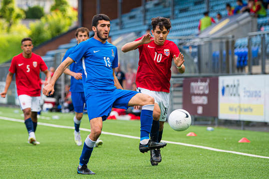 Jeyhun Nuriyev of Azerbaijan and Osame Sahraoui of Norway