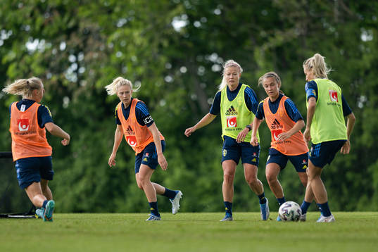 Rebecka Blomqvist, Hanna Glas, Julia Zigiotti Olme and