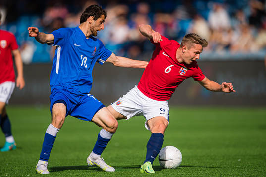 Abdulakh Khaibulaev of Azerbaijan and Johan Hove of Norway