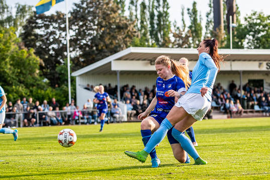 Södra Sandbys Emelie Nilsson och Malmö FFs Malin