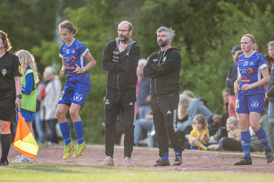 Södra Sandbys Thelma Persson Welin, tränare Otto Persson