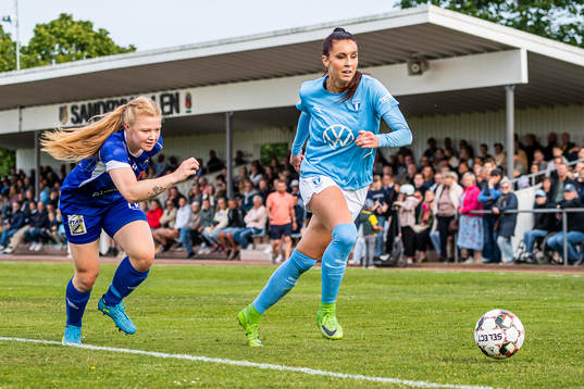 Södra Sandbys Emelie Nilsson och Malmö FFs Malin
