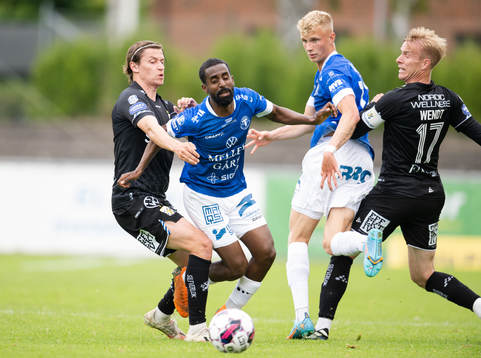 IFK Göteborgs Simon Thern och Trelleborgs Mohammed Saeid