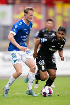 Trelleborgs Anton Tideman och IFK Göteborgs Hosam Aiesh