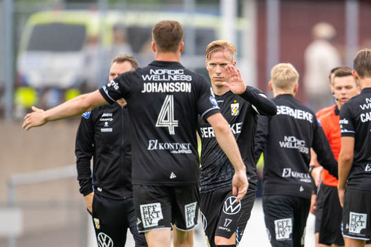 IFK Göteborgs Carl Johansson och Oscar Wendt jublar