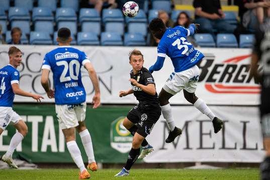 Trelleborgs Tom Wassholm och IFK Göteborgs Linus Carlstrand