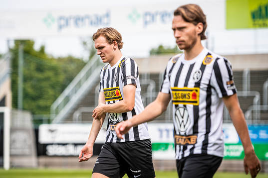 Landskronas Melker Jonsson gör entré till fotbollsmatchen
