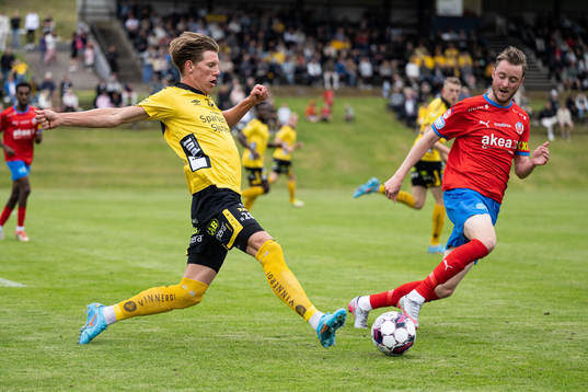 Elfsborgs Noah Söderberg och Helsingborgs Rasmus Jönsson