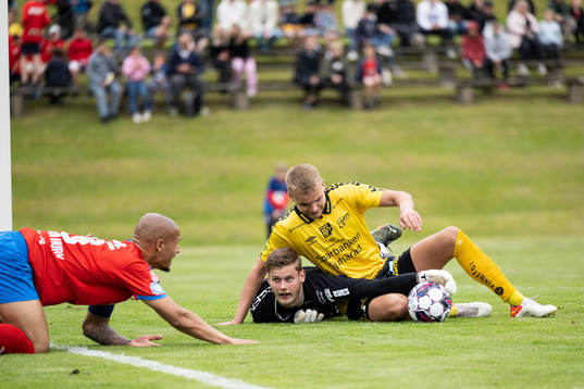 Elfsborgs målvakt Tim Rönning och Gustav Henriksson