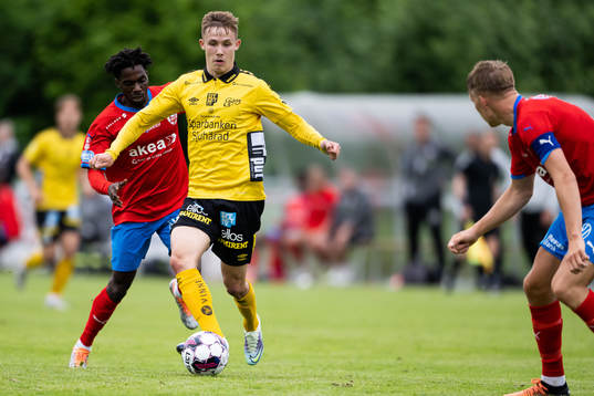 Elfsborgs Jacob Ondrejka och Helsingborgs Benjamin Acquah