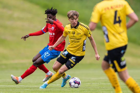 Helsingborgs Benjamin Acquah och Elfsborgs Noah Söderberg