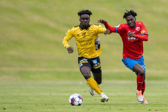 Elfsborgs Emmanuel Boateng och Helsingborgs Benjamin Acquah