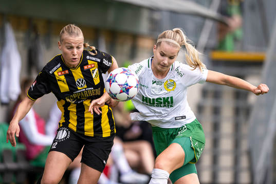 Häckens Stine Larsen och Hammarbys Eva Nyström