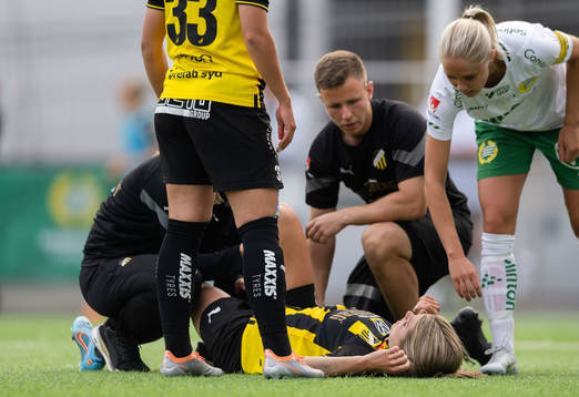 Häckens Andrine Stolsmo Hegerberg har ont