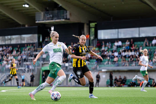 Hammarbys Eva Nyström och Häckens Stine Larsen