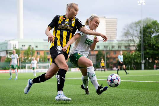 Häckens Stine Larsen och Hammarbys Ellen Gibson