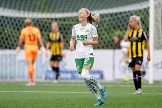 Hammarbys Matilda Vinberg jublar