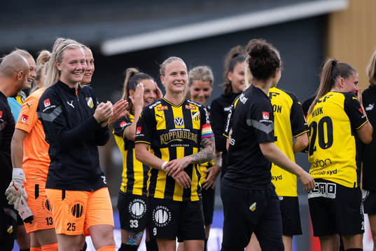 Häckens Filippa Curmark jublar