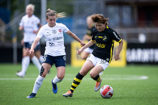 FC Rosengårds Jelena Cankovic och AIKs Honoka Hayashi