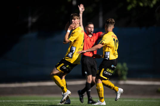 Elfsborgs Lukas Paulsén reagerar på ett bortdömt mål