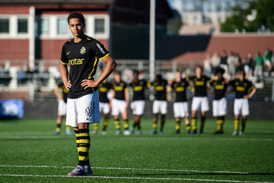 s Adrian Navarrete Hultberg