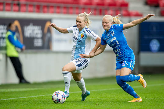 Djurgårdens Tove Almqvist och Kalmars Wilma Finnman