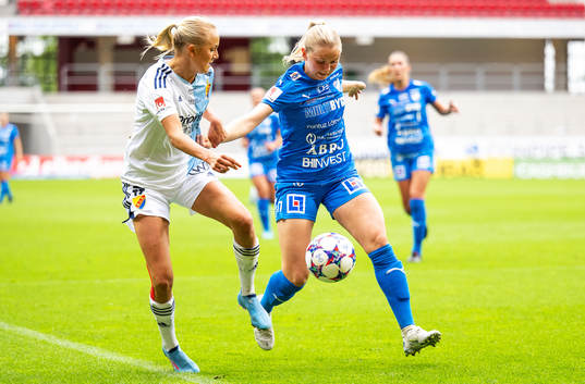 Djurgårdens Sara Lilja Vidlund och Kalmars Amanda Persson