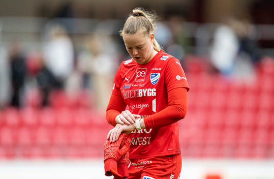 Kalmars målvakt Karina Kork deppar