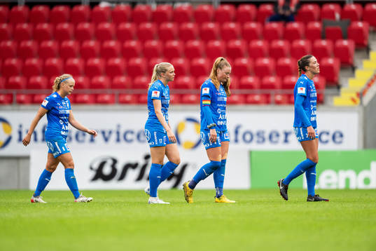 Kalmars Fanny Nilsson, Amanda Persson, Paige Culver och